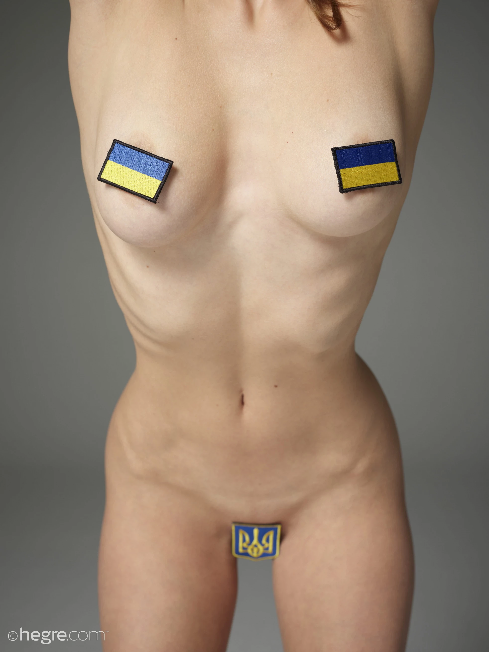 Anna L - Slava Ukraini [84P]