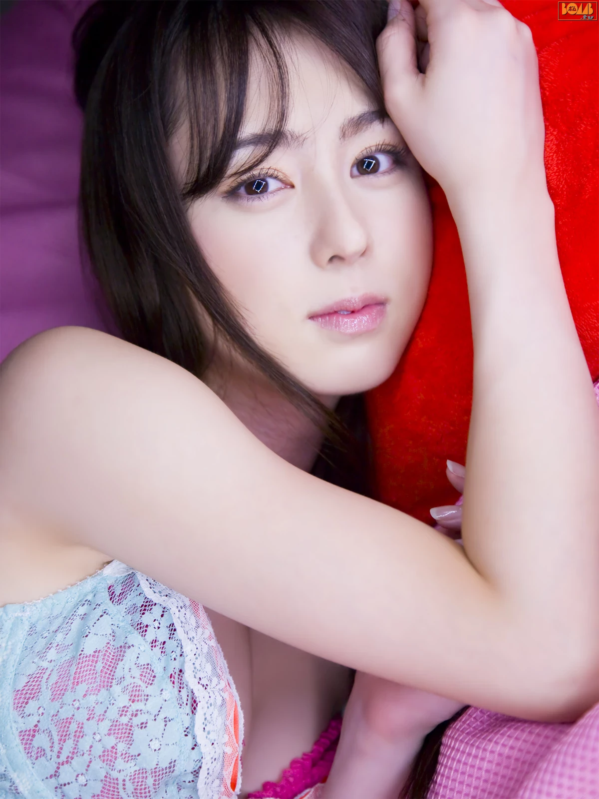 2009.05 Rina Akiyama [30P]