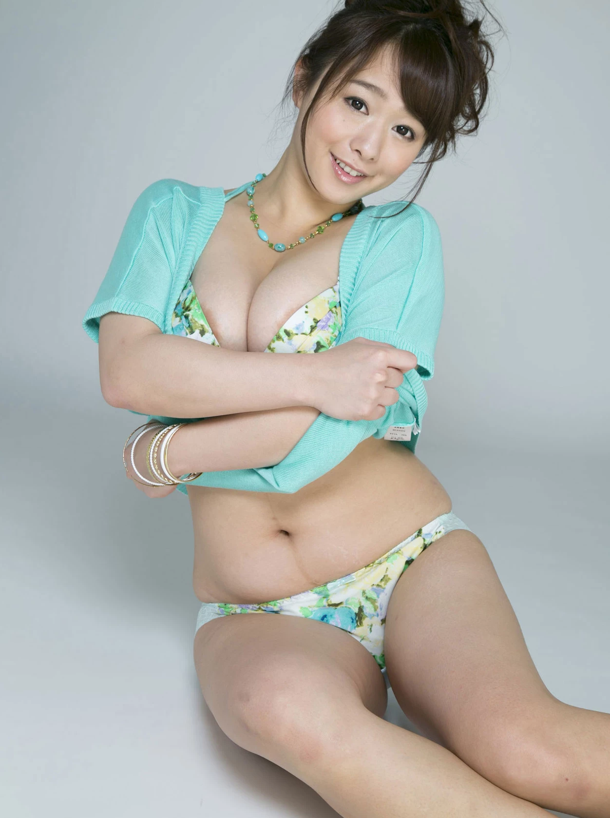 白石茉莉奈[AllGravure] Marina Shiraishi - Pearl Queen Pretty Bangles [87P]