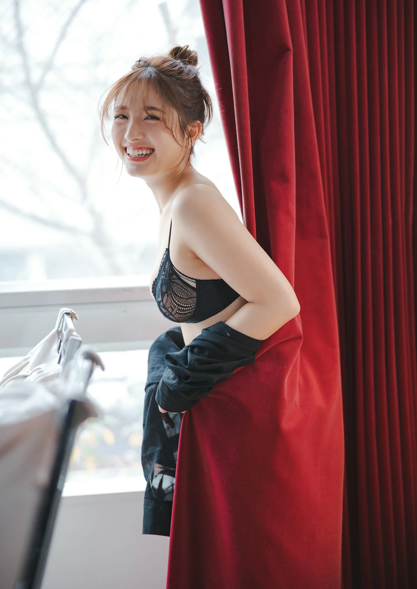 大和田南那[Photobook] 2023.12.13 “Feel Special” BUBKAデジタル写真集 [38P]