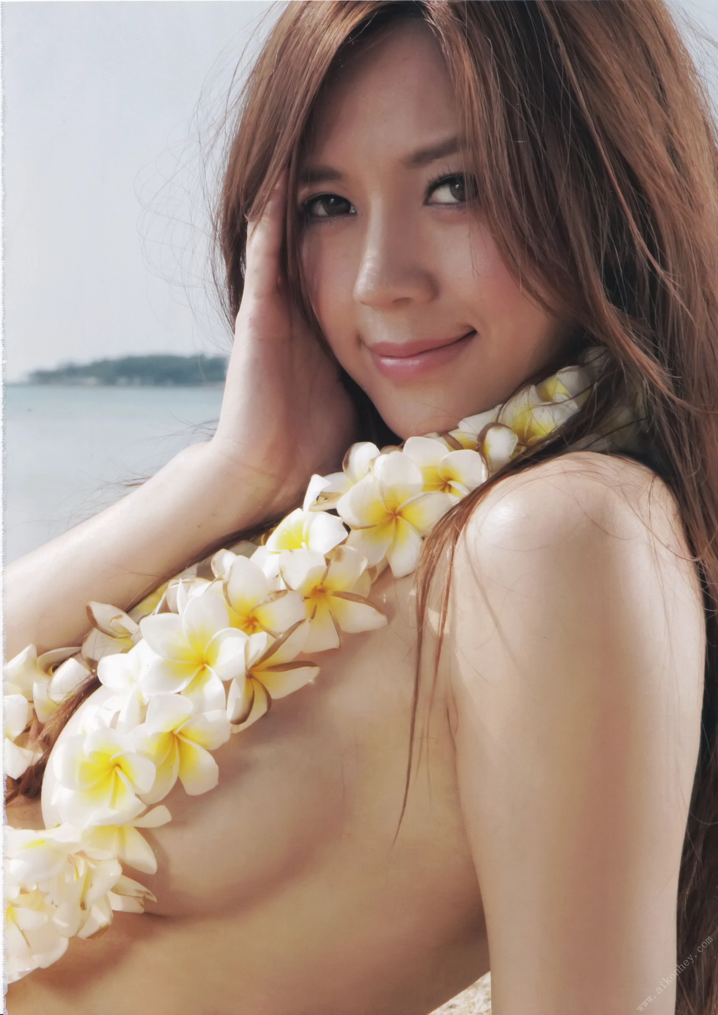 周伟彤[Photobook] Cica 写真集“Cica loves YOU！” [109P]