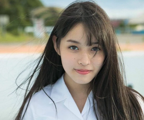 元ラストアイドルの17歳JK美少女 猪子れいあ 大人颜负けの抜群のスタイルをビキニ...