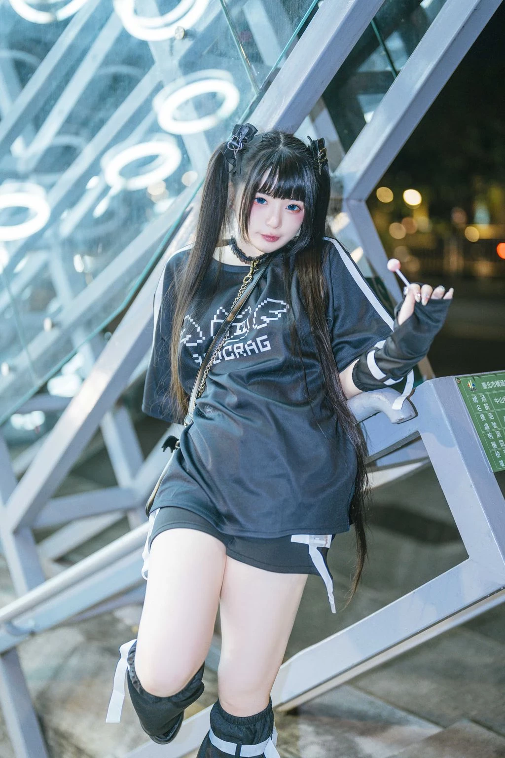 Coser@落落Raku： 城市女孩 [47 photos]