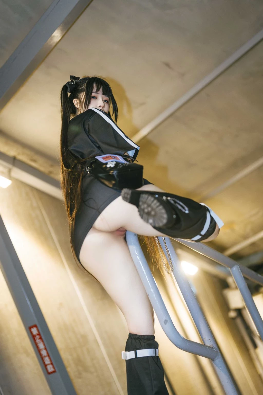 Coser@落落Raku： 城市女孩 [47 photos]