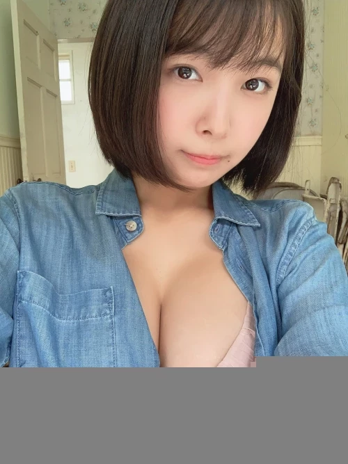 寺本莉绪 20歳グラドルのたわわなおっぱい おまいら何カップだと思う？ ビキニ水著...