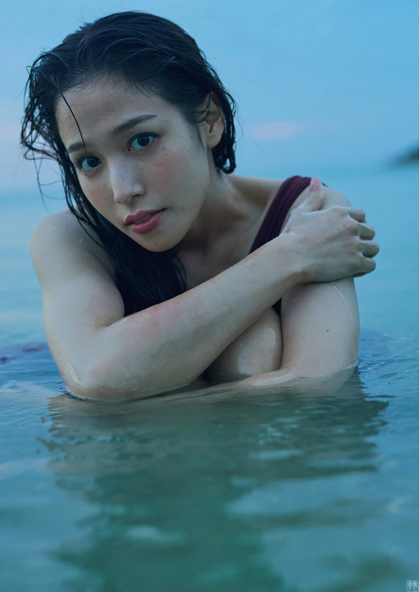 鹫见玲奈 水著なしでも成立してしまうポテンシャル高すぎなグラビア--2021 9 13追加 こ...