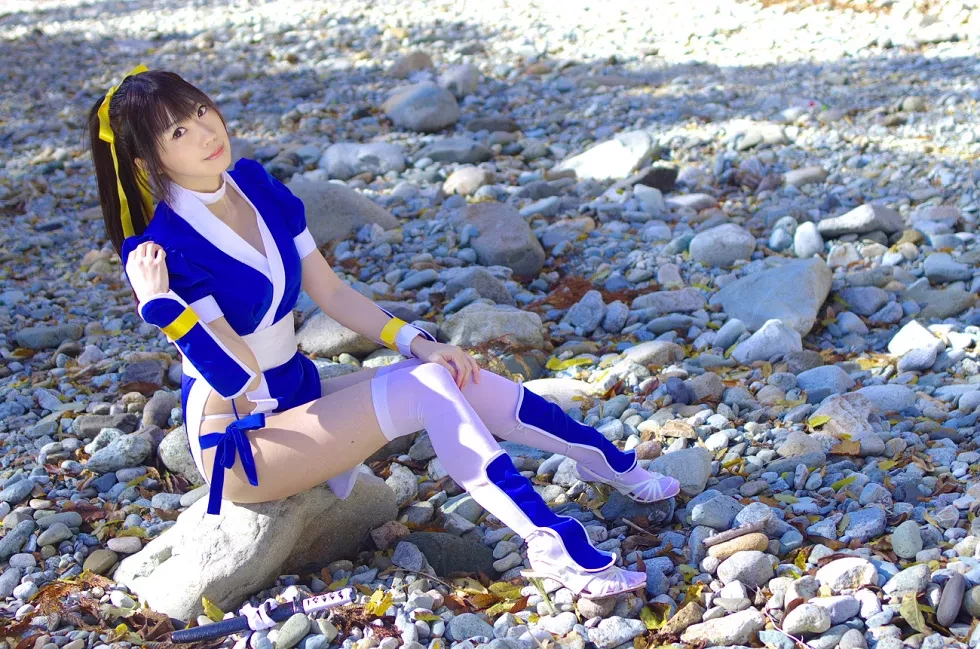 [Cosplay精选]COS正片《霞浪漫》美女武士的白丝美腿性感写真337P