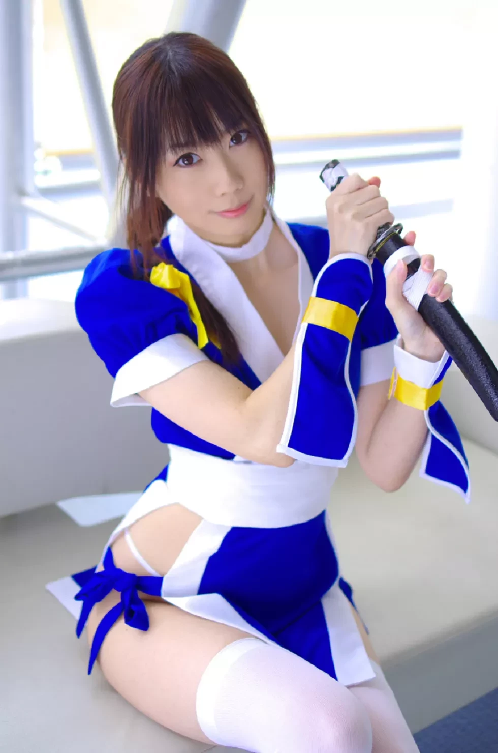 [Cosplay精选]COS正片《霞浪漫》美女武士的白丝美腿性感写真337P