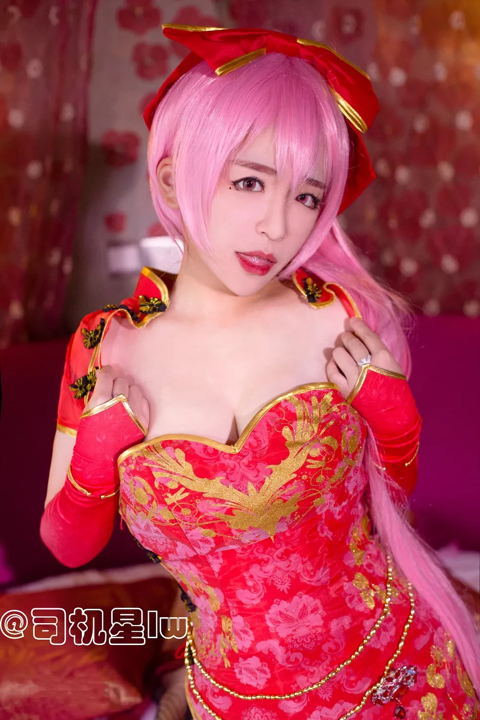 [Cosplay精选]Cherrygirl动漫社出品：金丝雀白嫩肌肤傲人美乳写真20P