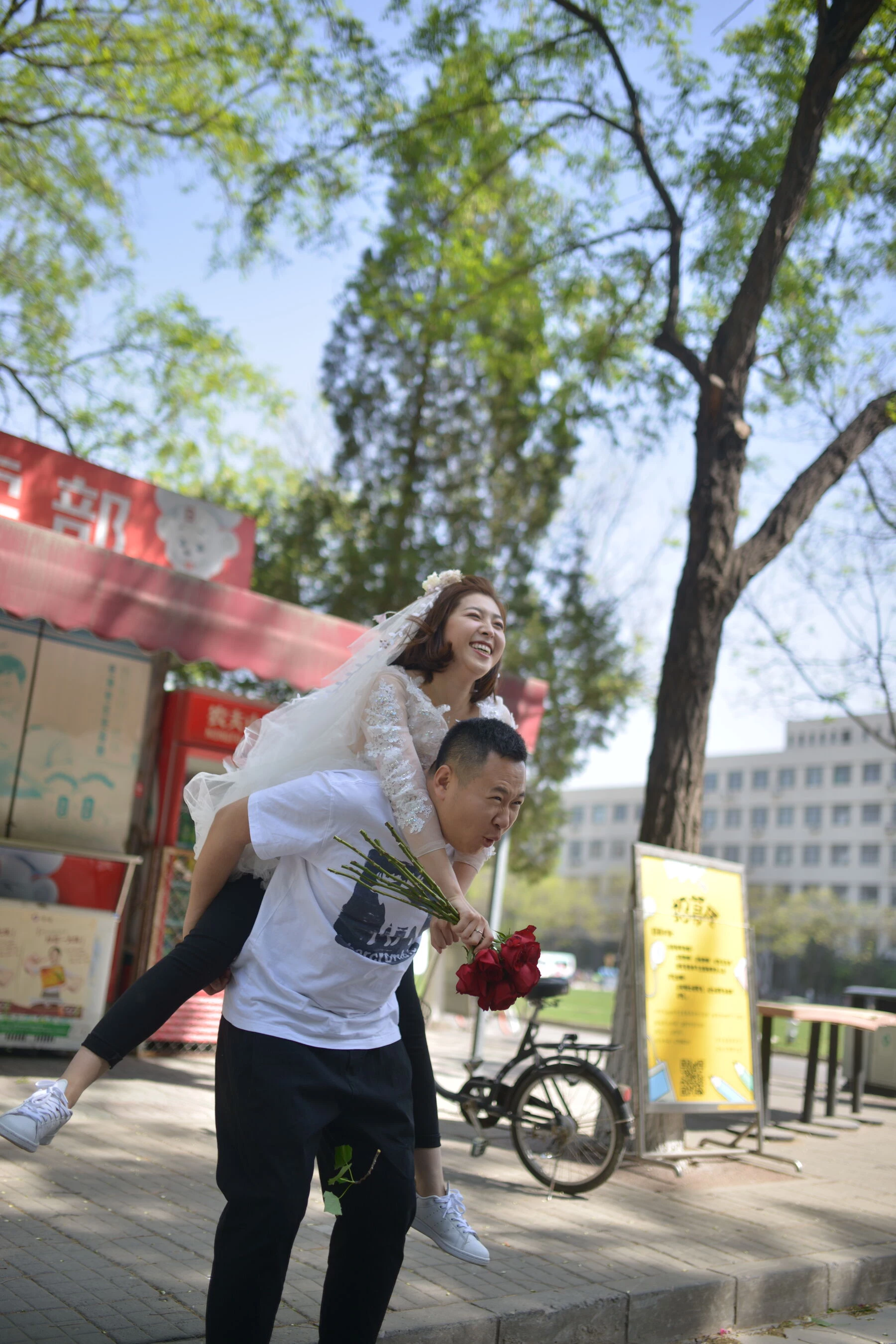 [Photo]小夫妻露点婚纱照 [575P]