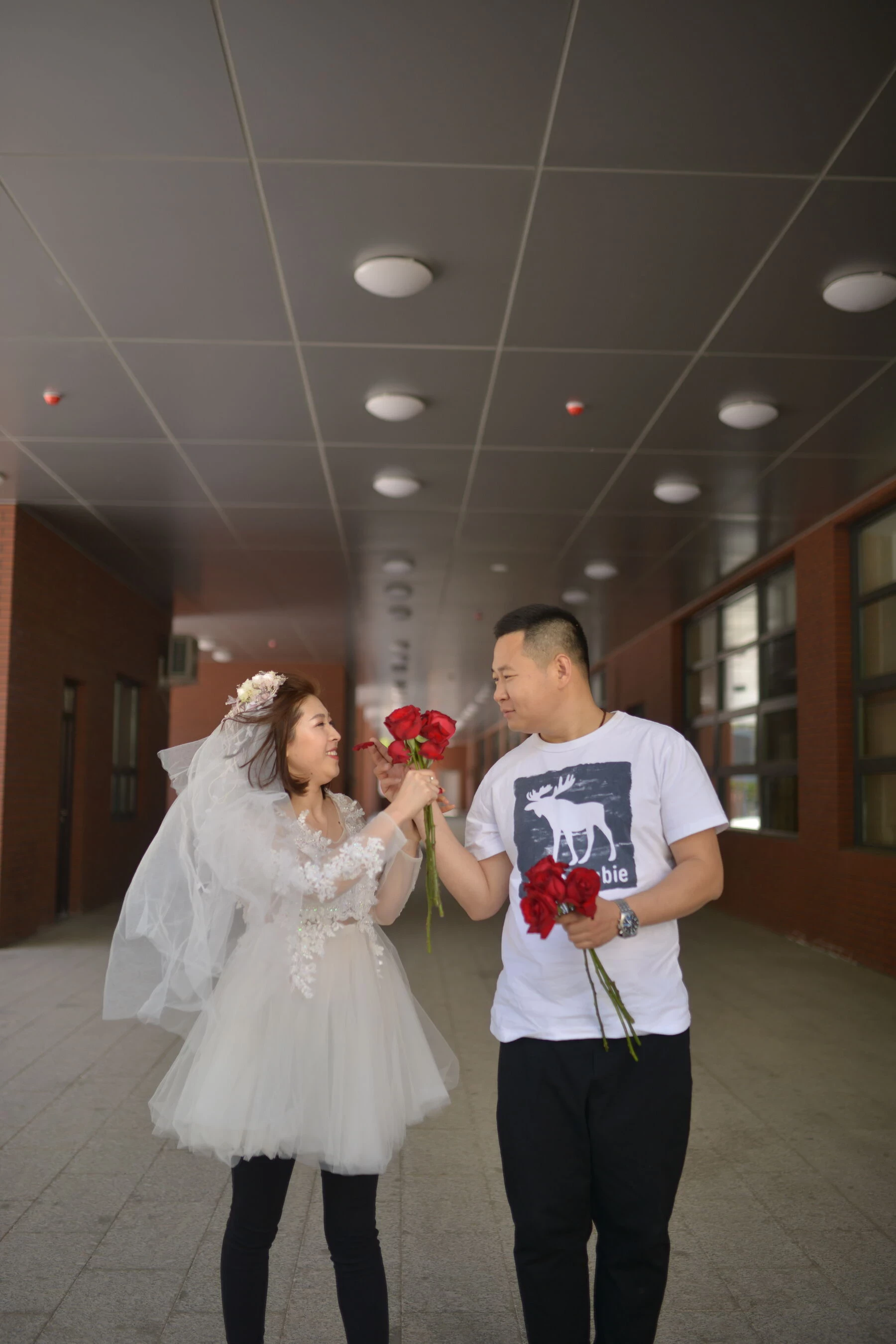 [Photo]小夫妻露点婚纱照 [575P]