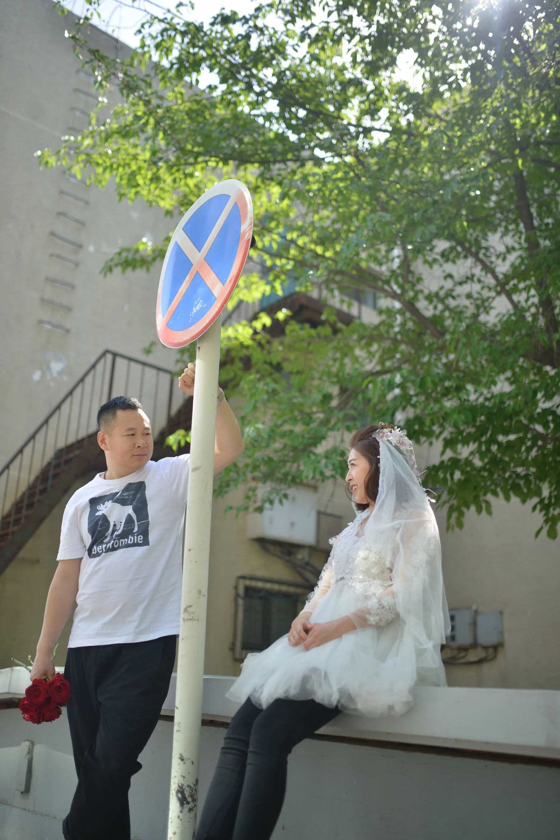 [Photo]小夫妻露点婚纱照 [575P]