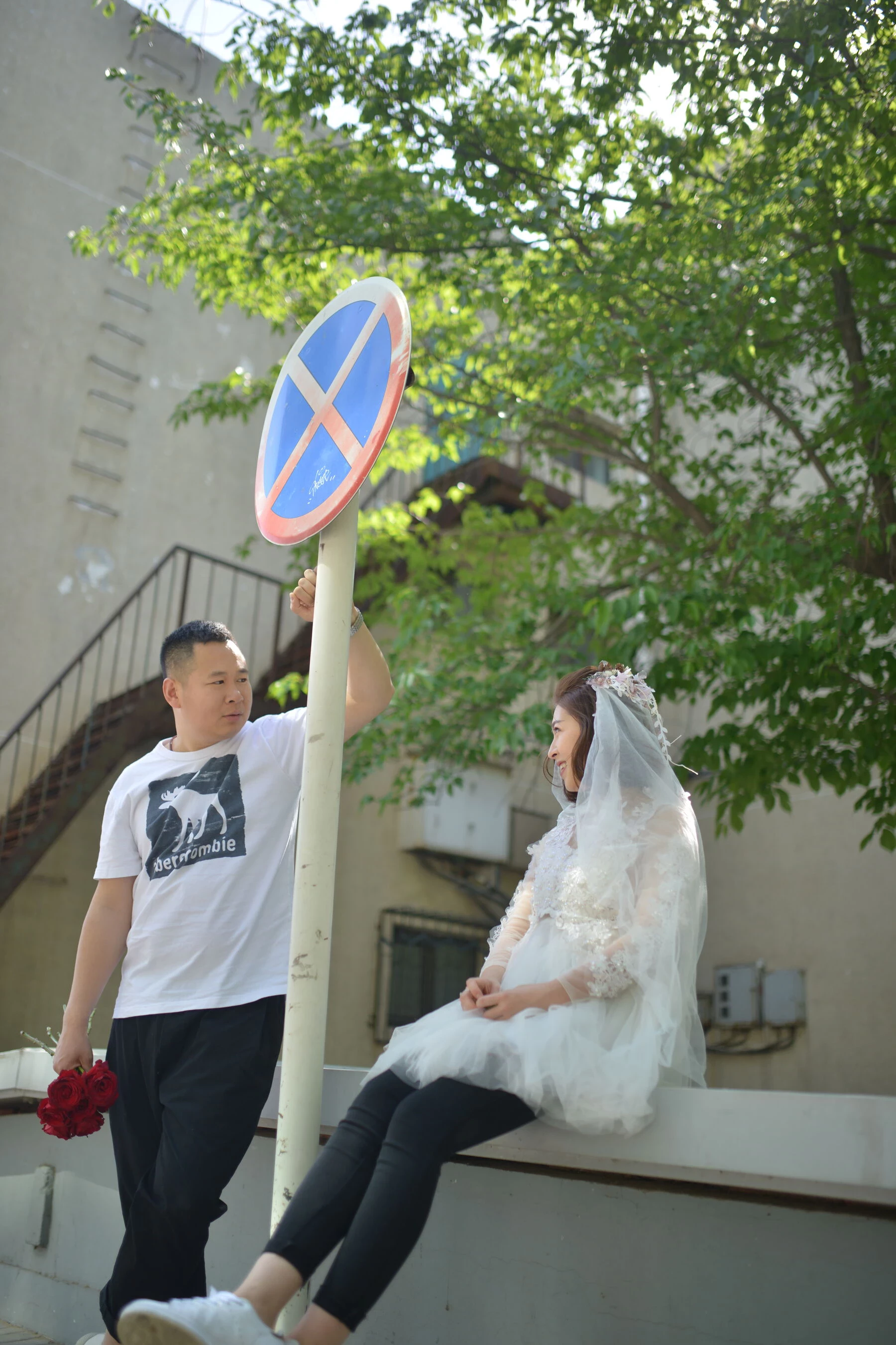 [Photo]小夫妻露点婚纱照 [575P]