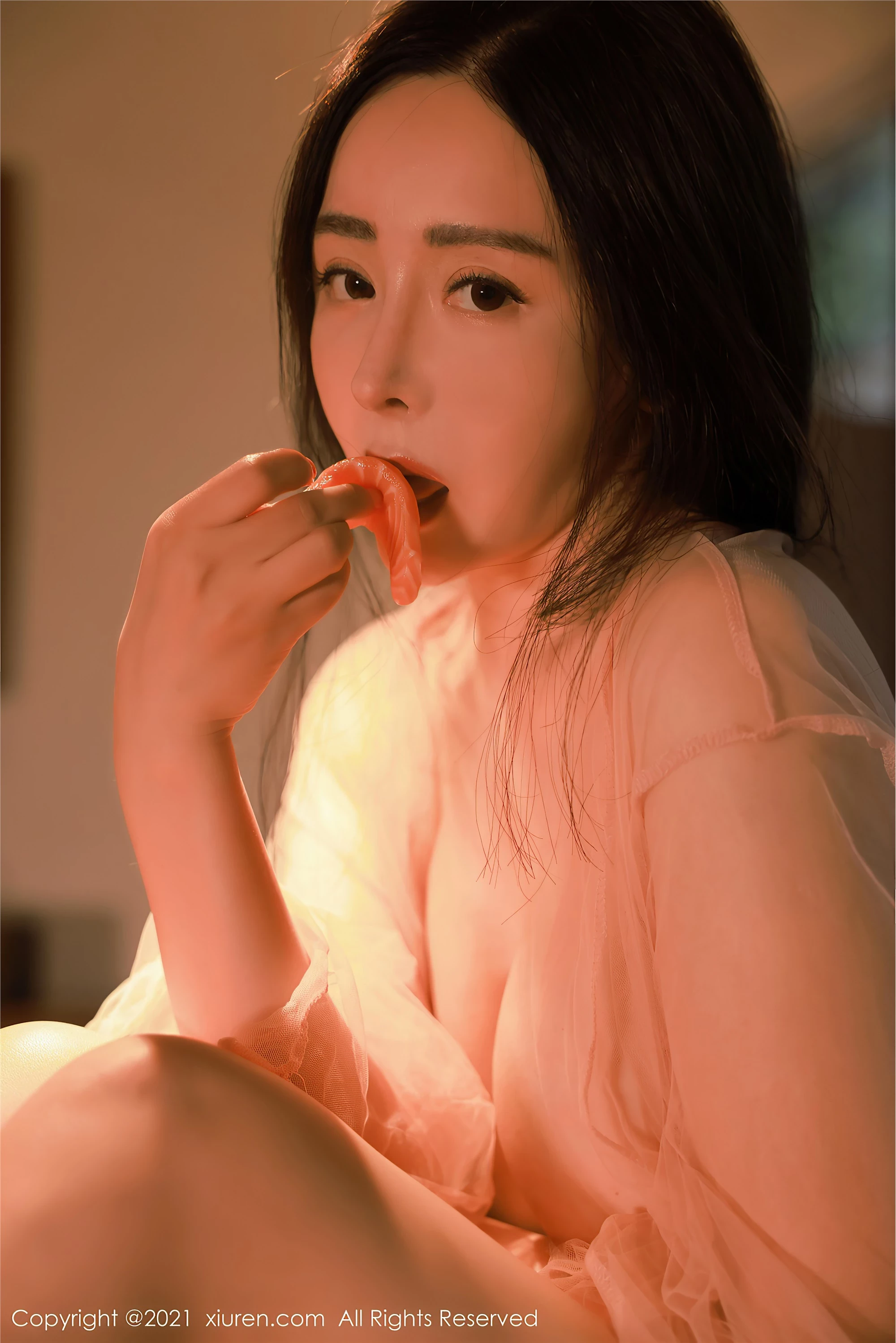 [Xiuren秀人系列]2021.09.27 NO.4002 允尔 完整版无水印写真[83P]