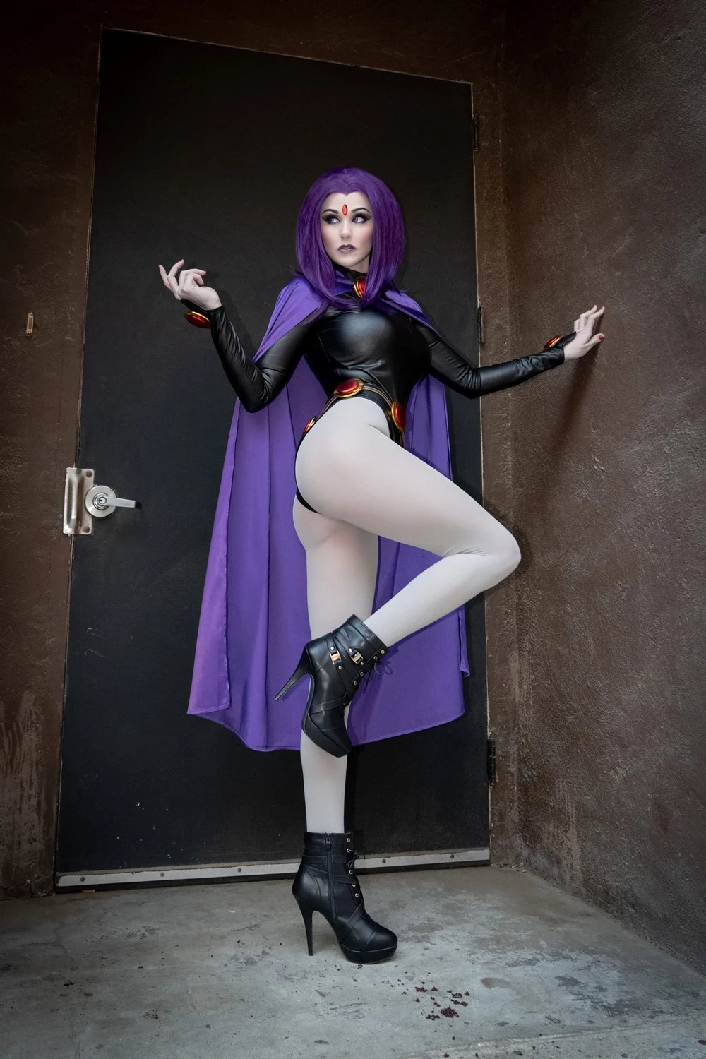 Angie Griffin – Raven