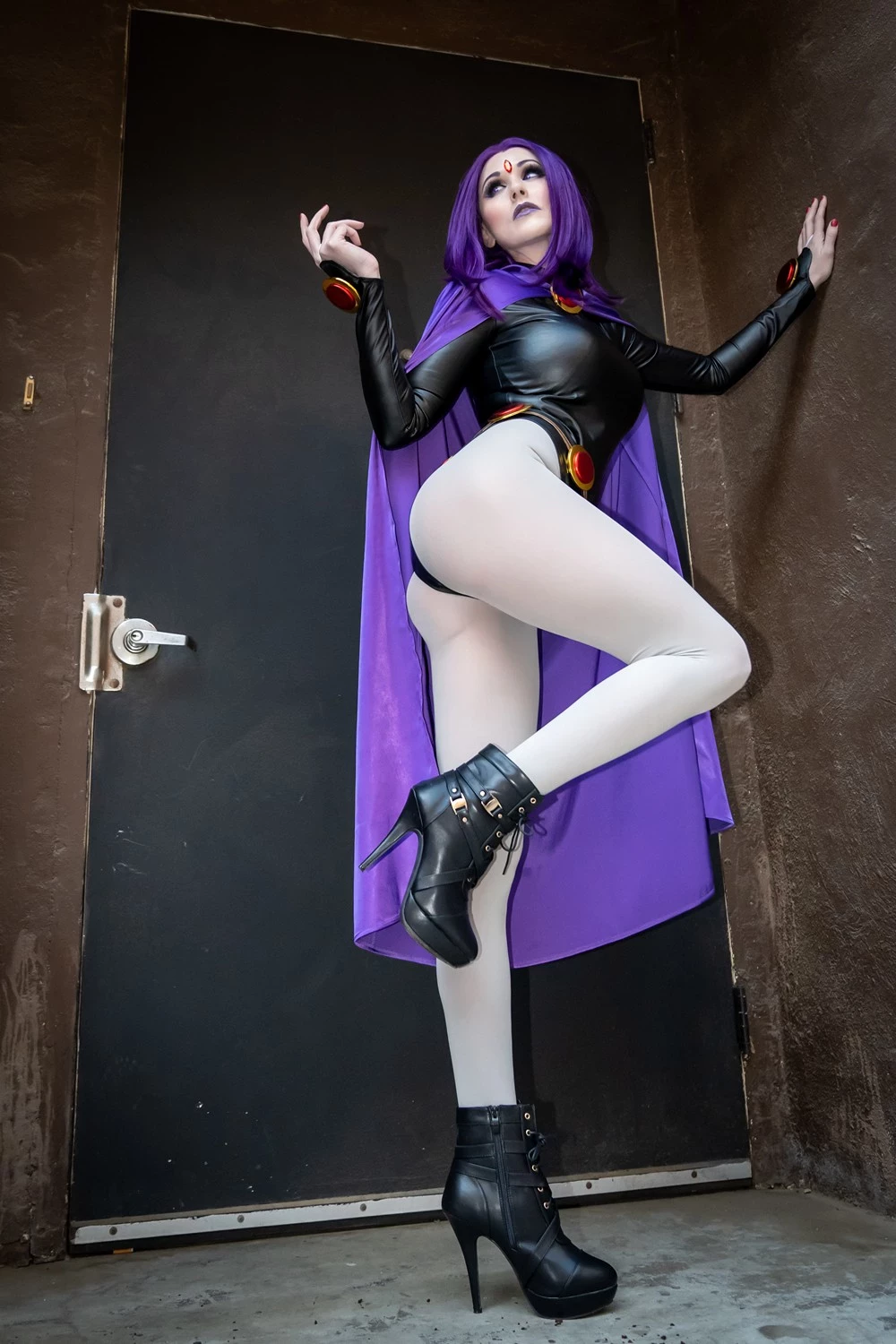 Angie Griffin – Raven