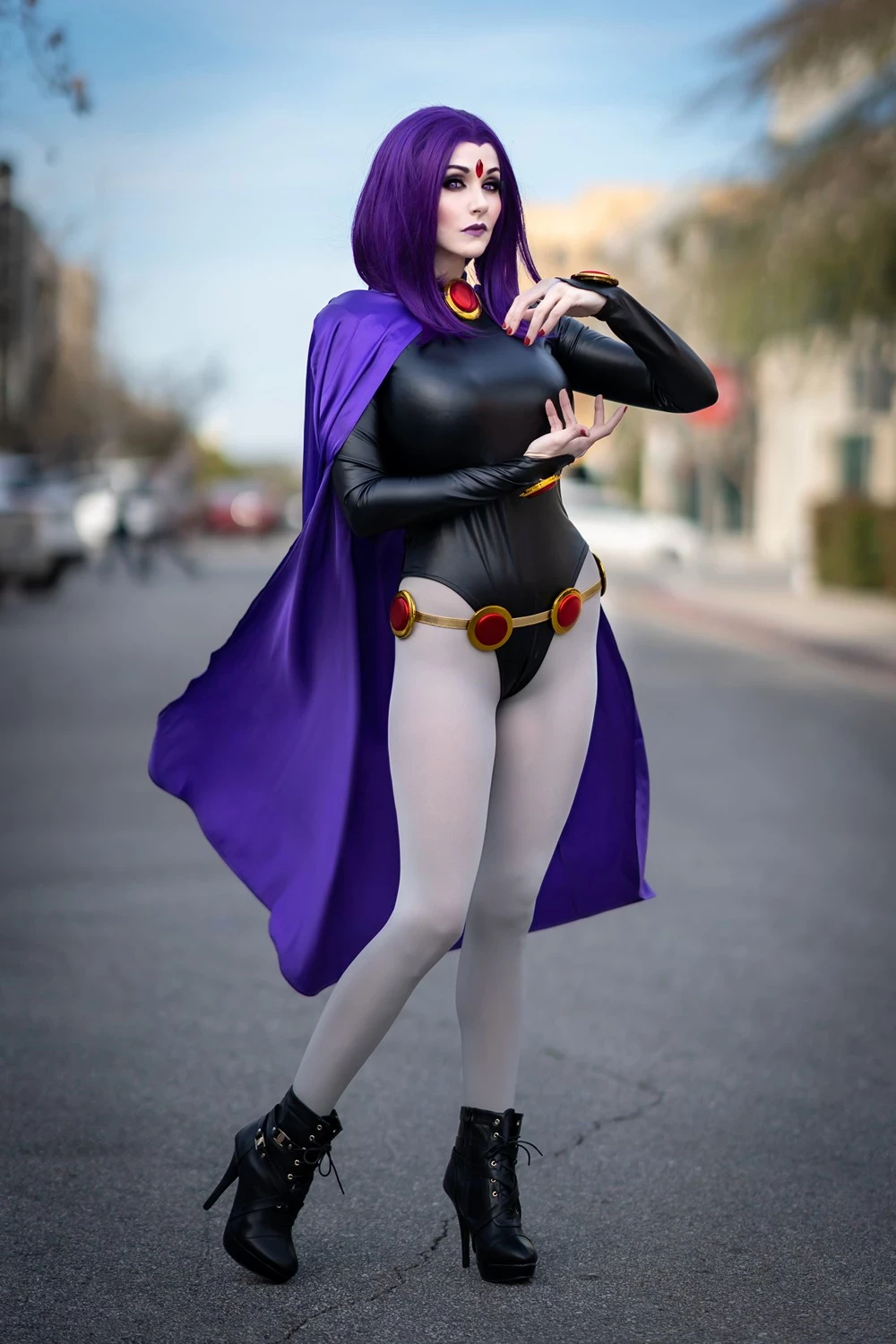 Angie Griffin – Raven