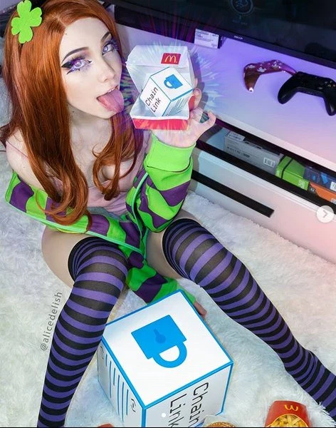 Alice Delish Vivian James Set