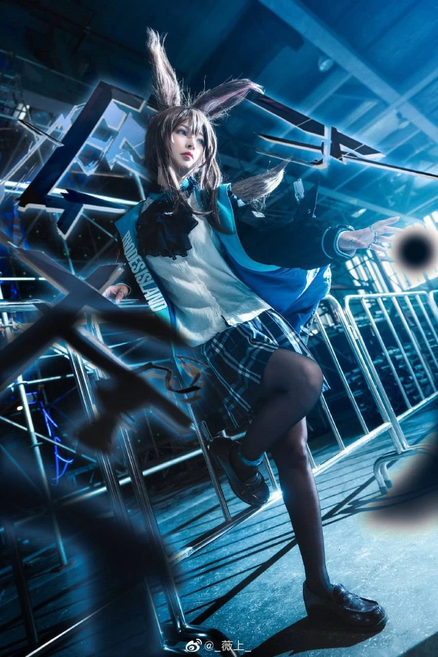 《明日方舟》阿米婭Cosplay[CN：_薇上_] [9P]