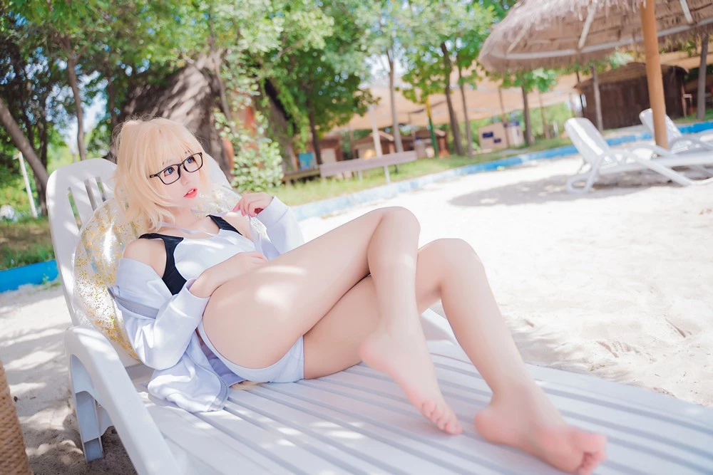 貓君君 Jeanne d Arc Swimsuit