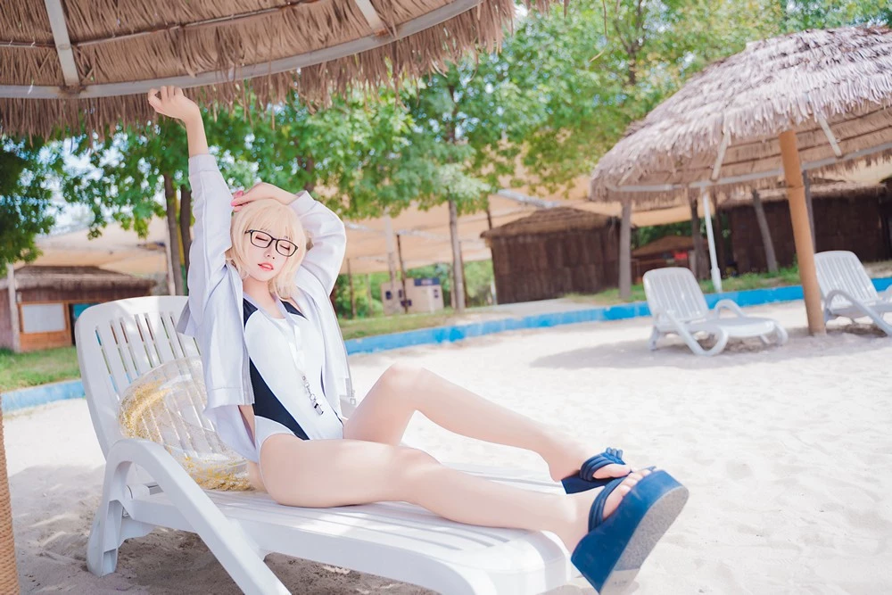 貓君君 Jeanne d Arc Swimsuit