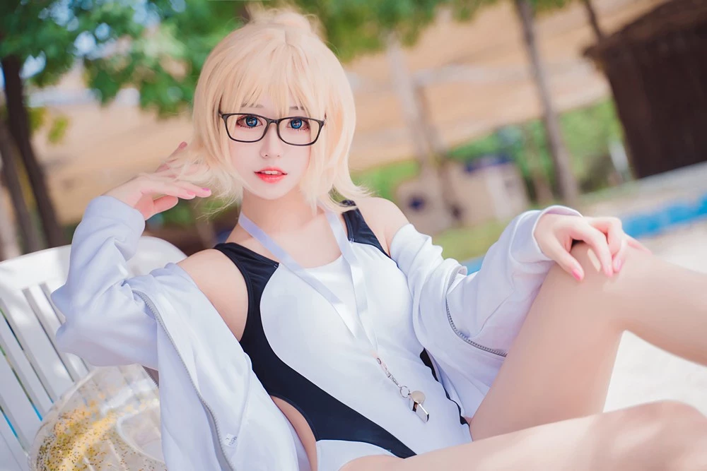 貓君君 Jeanne d Arc Swimsuit