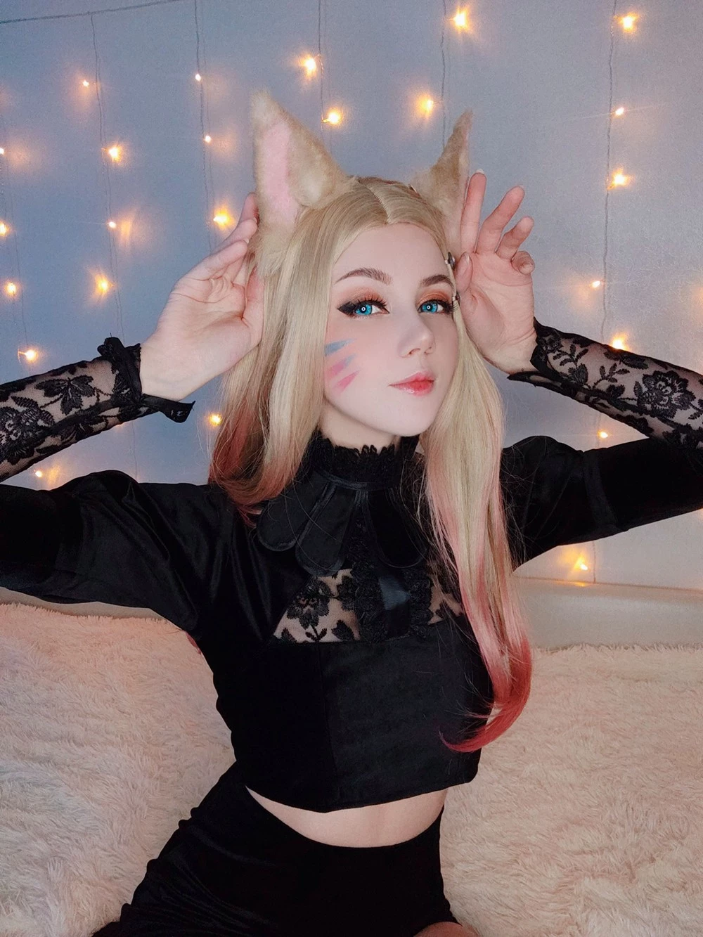 Anastasia Komori - Ahri Selfie