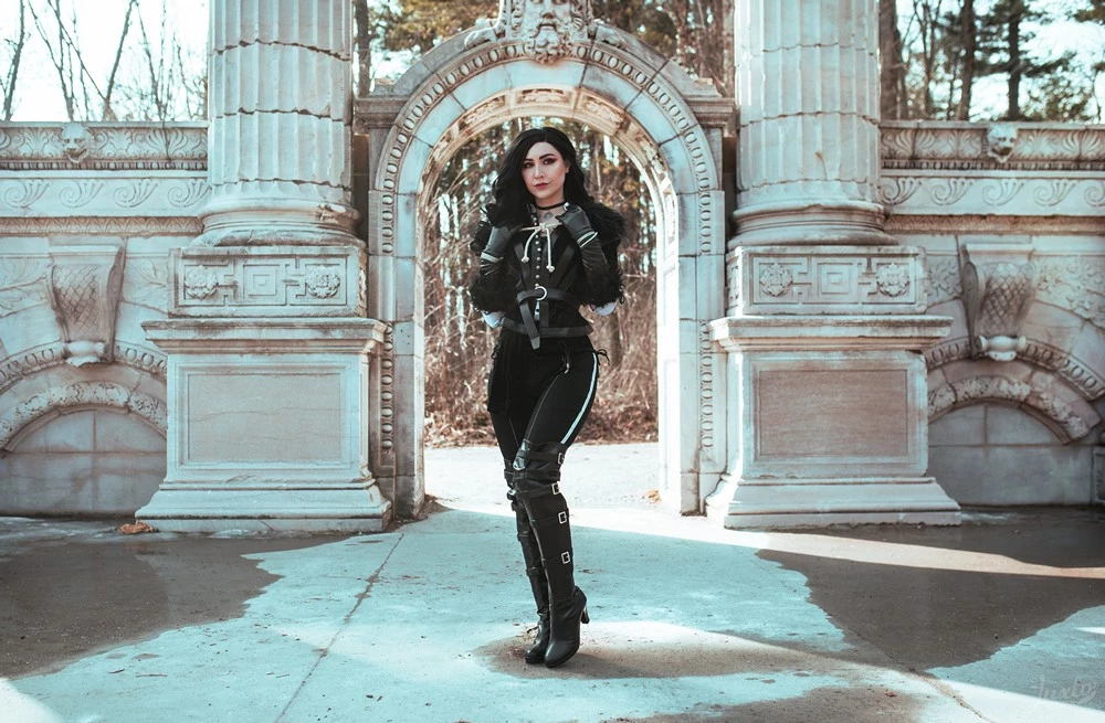 Luxlo Cosplay - Yennefer