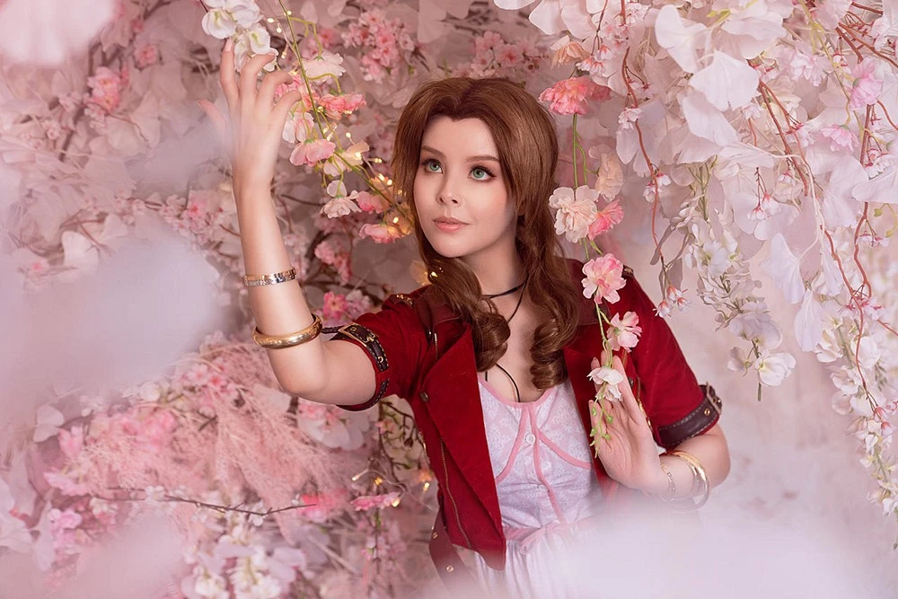 Disharmonica - Aerith Cosplay [Final Fantasy 7]