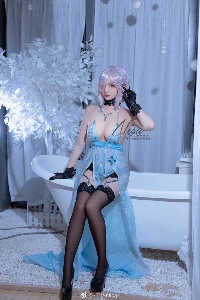 fate馬修水晶禮服cos,驚豔絕美的身材 cn-二佐Nisa- [9P]