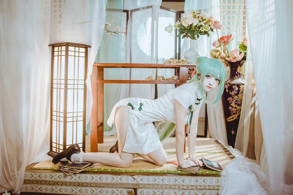 衣衣 - Miku Chinese Dress