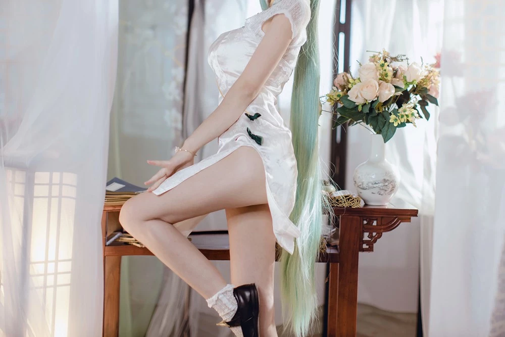 衣衣 - Miku Chinese Dress