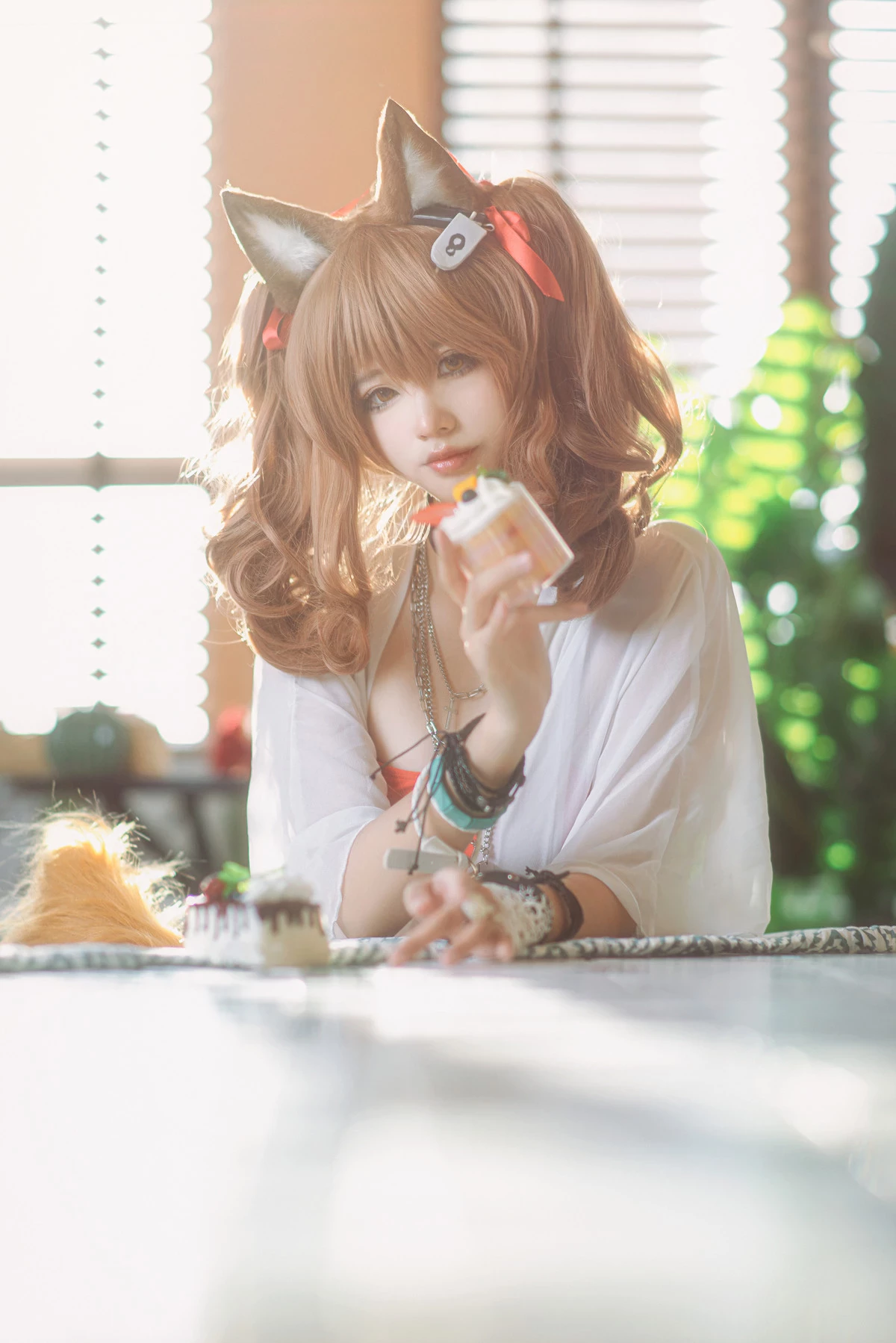 工藤新伍 Cosplay 明日方舟 安潔莉娜 夏卉泳裝