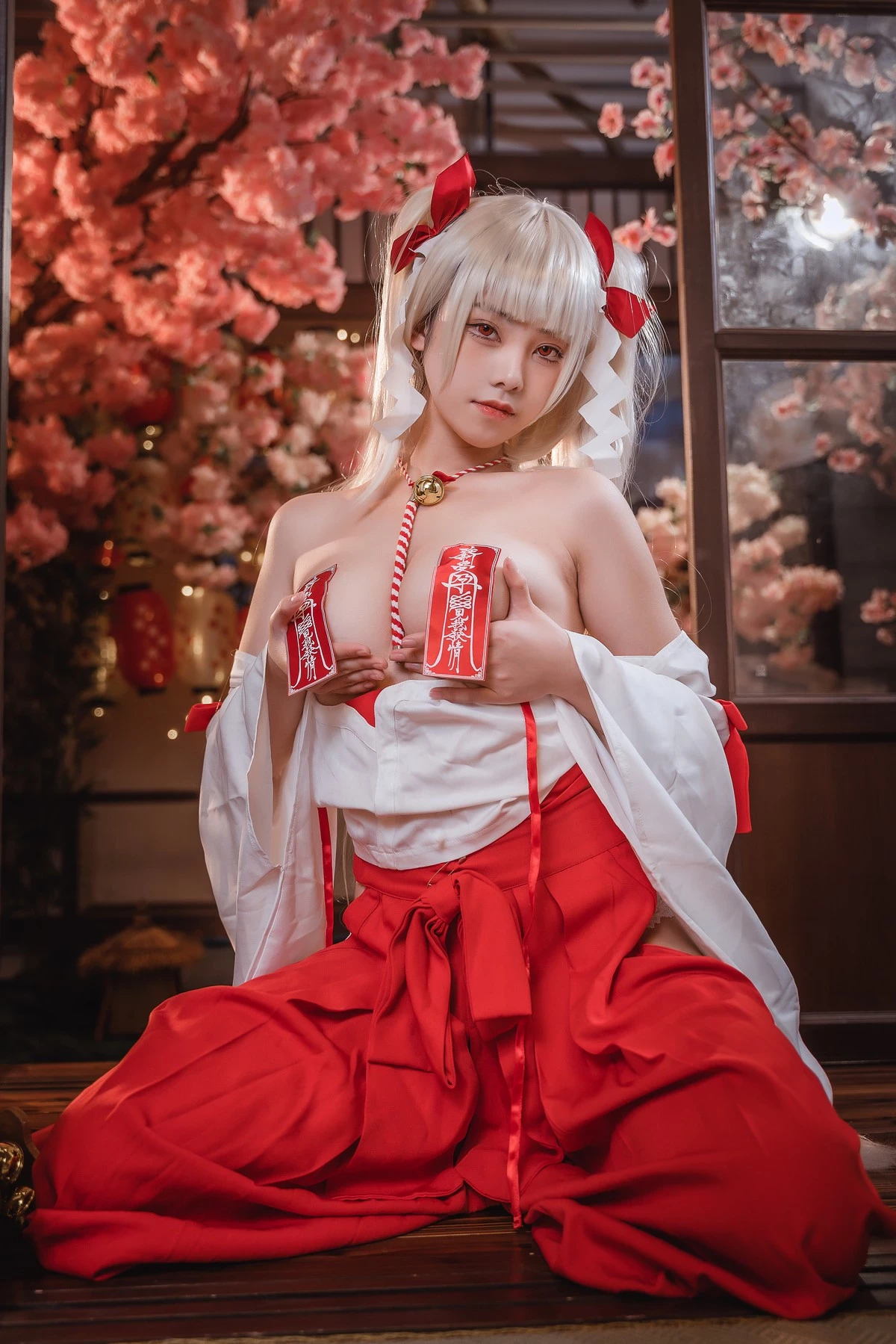 蜜汁貓裘 Cosplay 可畏巫女