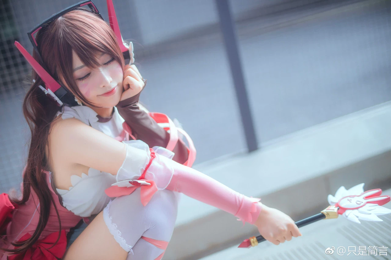 只是簡言 Cosplay Magica D.Va