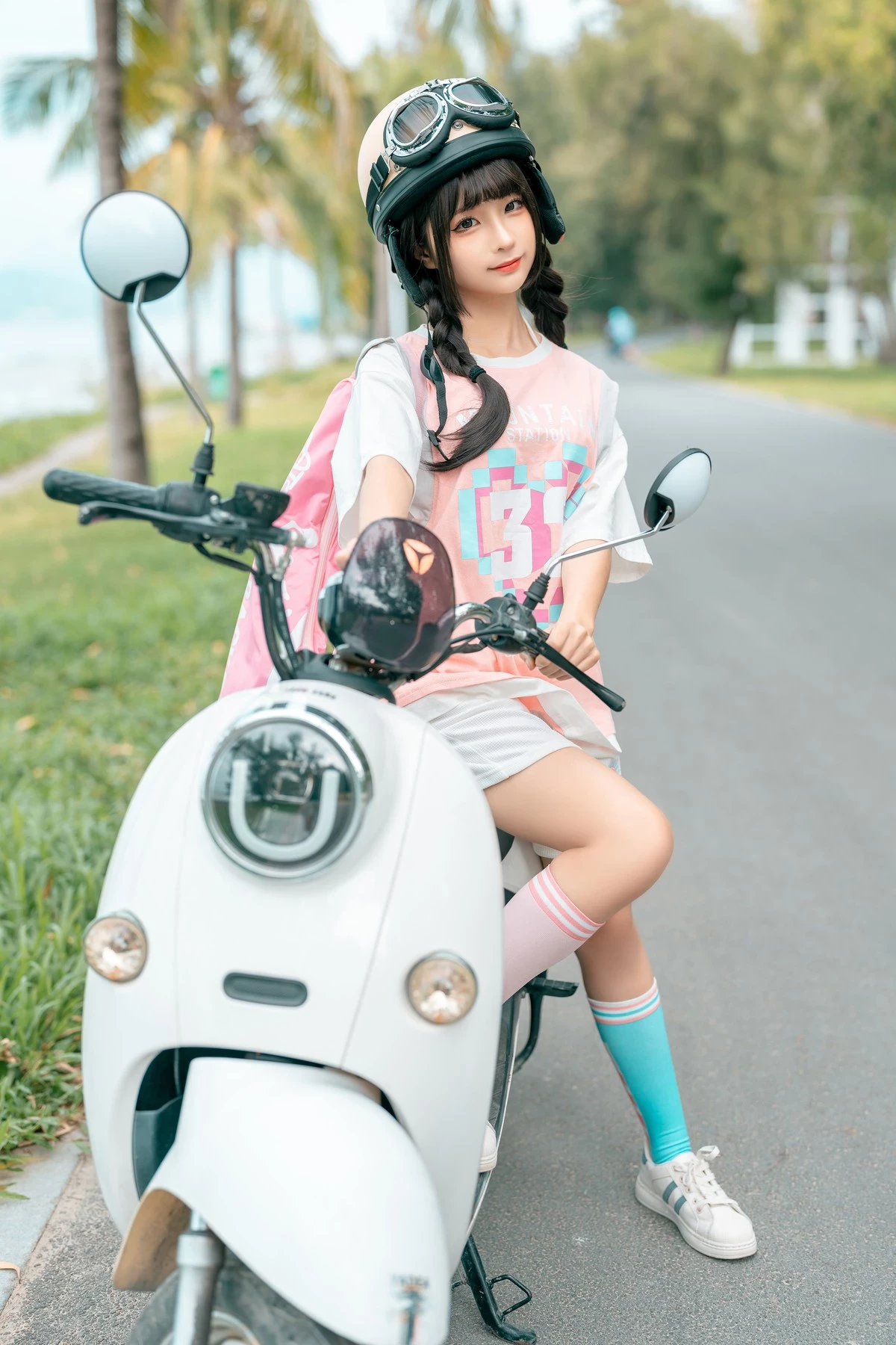 Cosplay 蠢沫沫 Chunmomo Electric Car Set.02