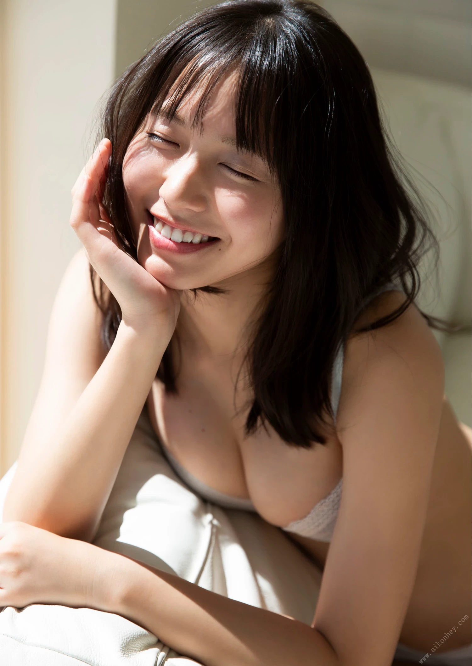 志田音々[Photobook] 2024.05.09 [デジタル限定 YJ PHOTO BOOK]写真集“ねねとまるまる。” [375P]