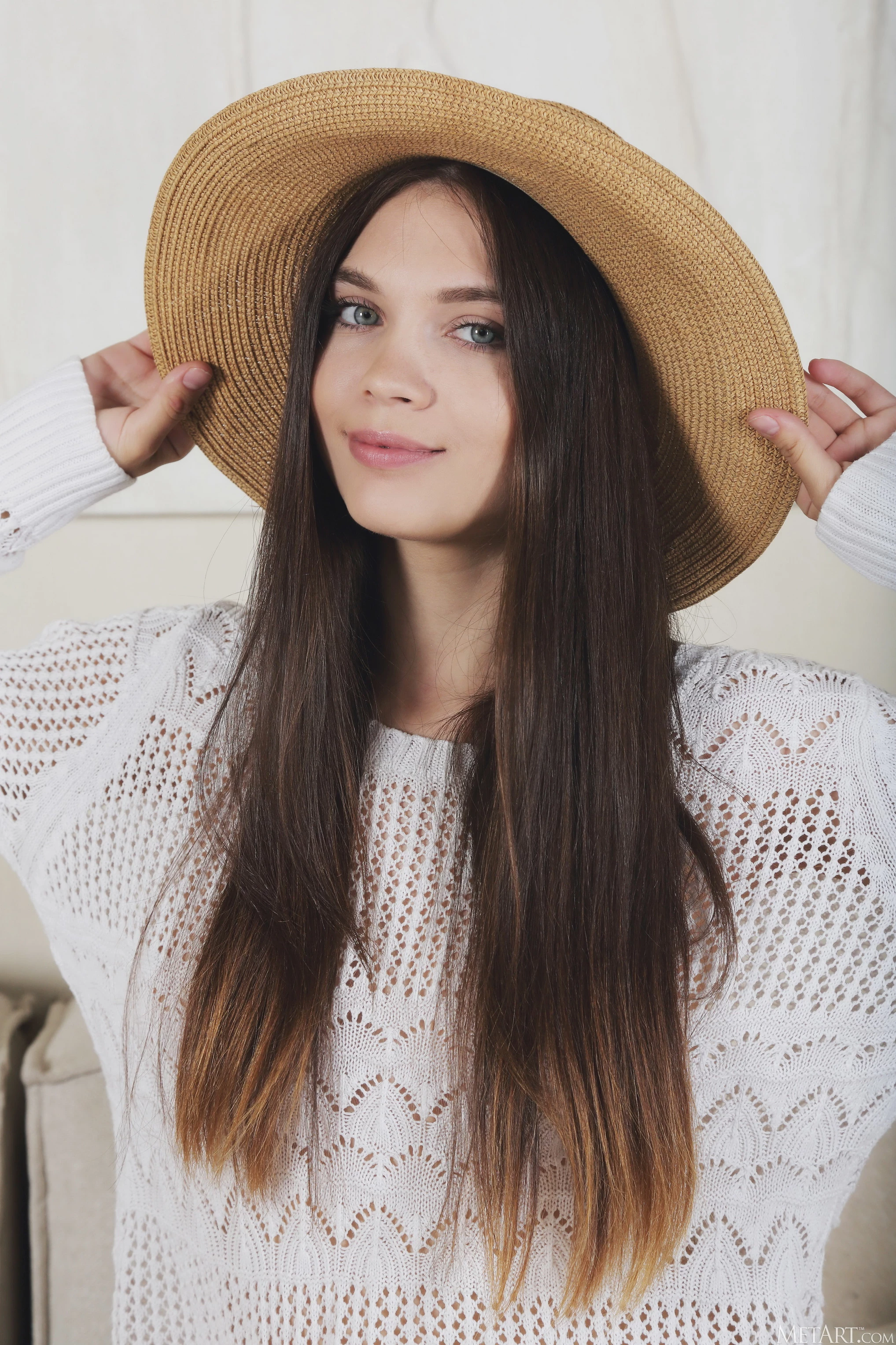 Adriana Fawn - Hotty Hat [116P]