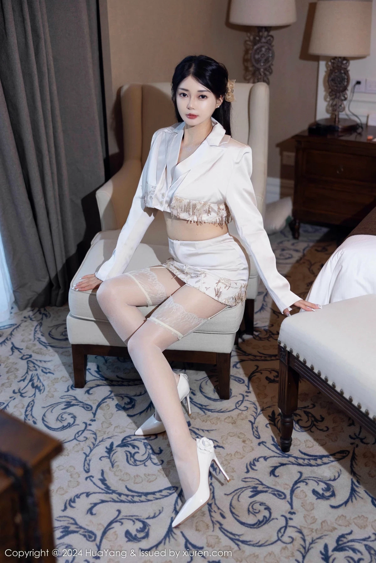 [HuaYang花漾]2024.11.01 Vol.615 凯竹Quinn 丝袜美腿 完整版无水印写真[76P]