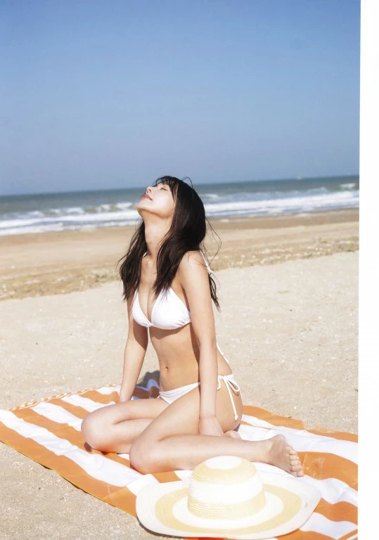 椛岛光[Photobook] 1st写真集  chouchou’2024.12.11 [99P]